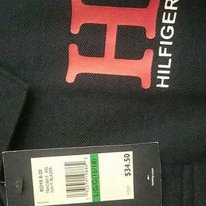 NWT Tommy Hilfiger Boys Shirt With Two Buttons And A Collar